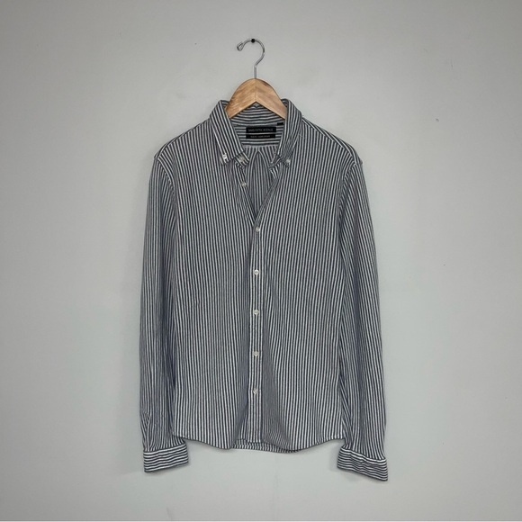 Saks Fifth Avenue Button Down Shirt Women’s Size Large  Grey White‎ Striped Slim - Picture 2 of 10
